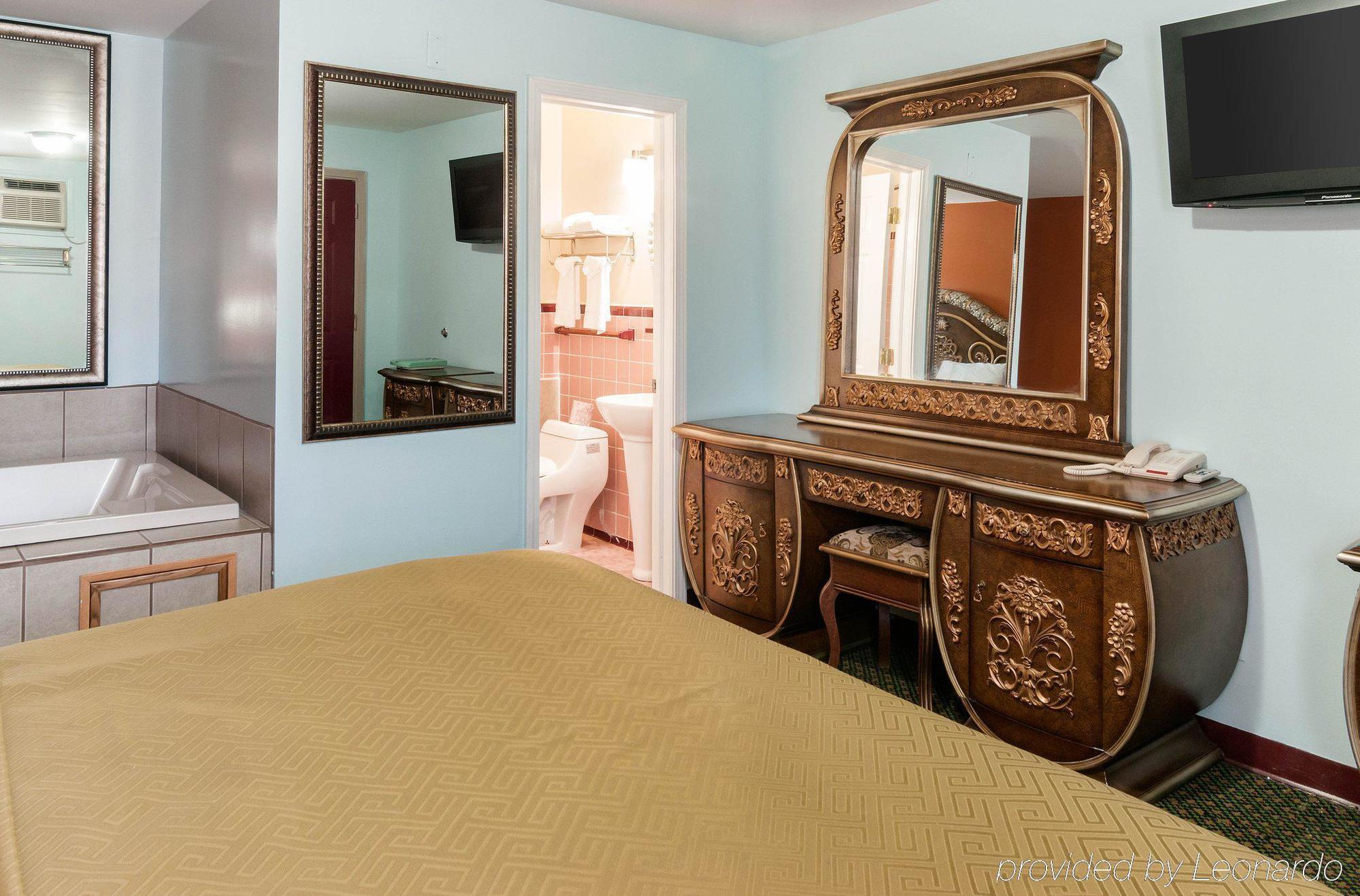 Hotel Rodeway & Inkster 2*