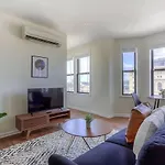 Perfect 1Br In Prime Location & View Of Stadiums