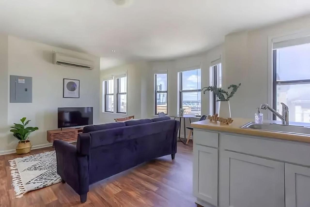 Perfect 1br In Prime Location & View Of Stadiums Detroit
