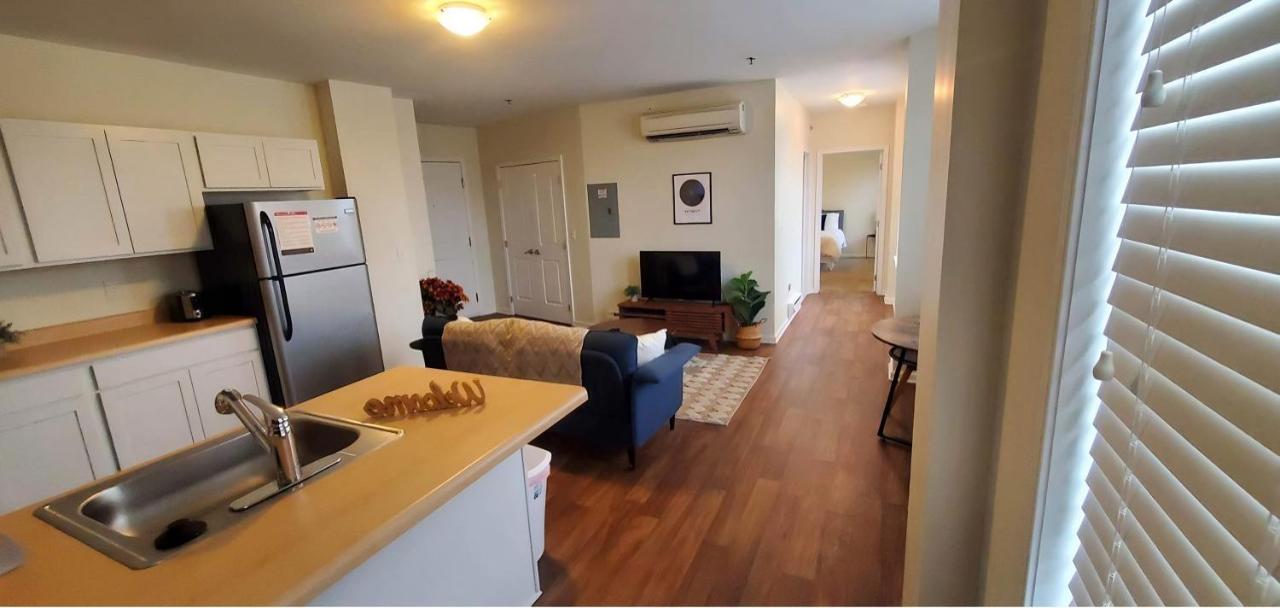 Perfect 1br In Prime Location & View Of Stadiums