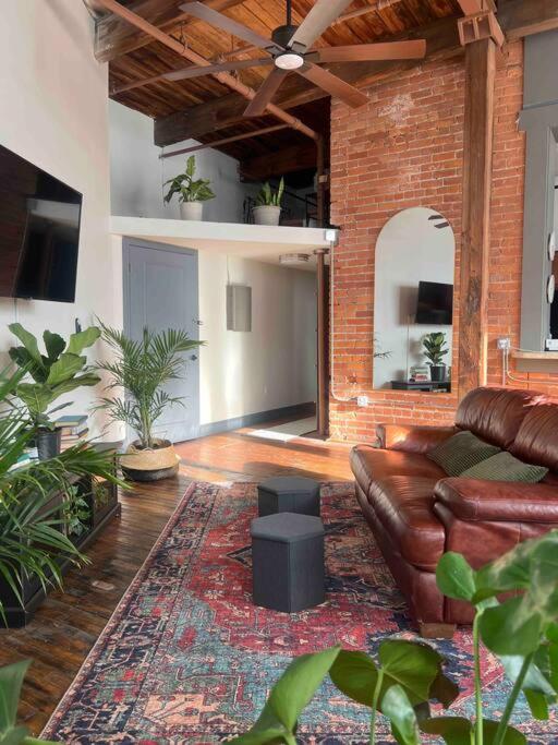 Apartment 420 Friendly Canada Bridge View Loft Downtown Free Parking *